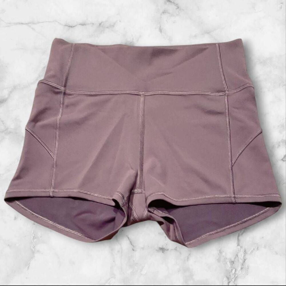 Lululemon Size 6 In Movement Shorts 2"